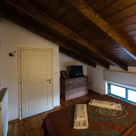 Semesterbostad Pheia *