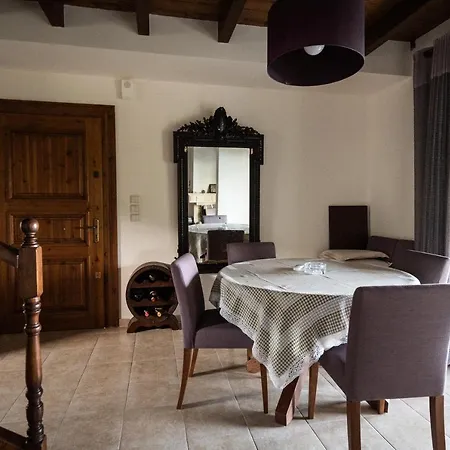 Semesterbostad Pheia *